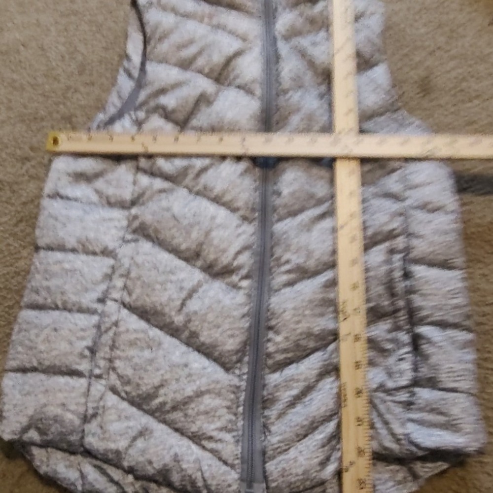 SO SO Size Medium Puffer Vest‎ Women Lightweight Quilted Gray Speckled Full Zip